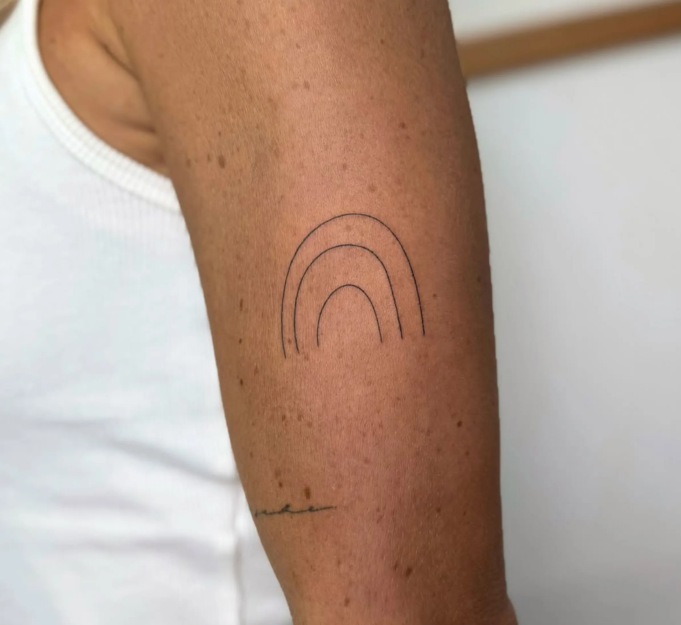 fine line tattooist